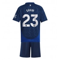 Manchester United Luke Shaw #23 Auswärts Trikotsatz Kinder 2024-25 Kurzarm (+ Kurze Hosen)